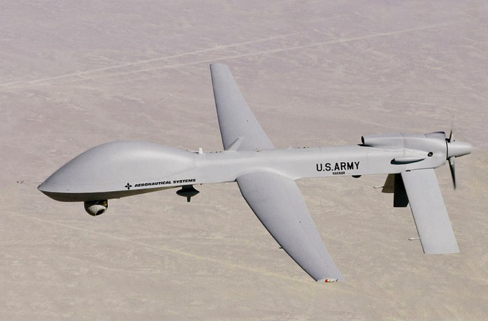 Một chiếc UAV trinh sát MQ-1 có trọng lượng cất cánh tối đa khoảng hơn 1 tấn và nó được trang bị một động cơ cánh quạt Rotax 914 có công suất 114 mã lực với vận tốc đối đa lên tới 217km/h. Tầm hoạt động hiệu quả của MQ-1 là 1.100km và nó có thể hoạt động liên tục hơn 20 giờ trên không.