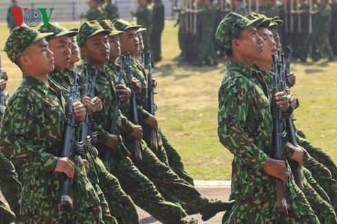 Những giọt mồ hôi và làn da cháy nắng sau những ngày kiên trì luyện tập cho thấy cường độ làm việc hết sức gắt gao, qua đó cũng thể hiện tinh thần và ý thức trách nhiệm của mỗi người có mặt tại đây.