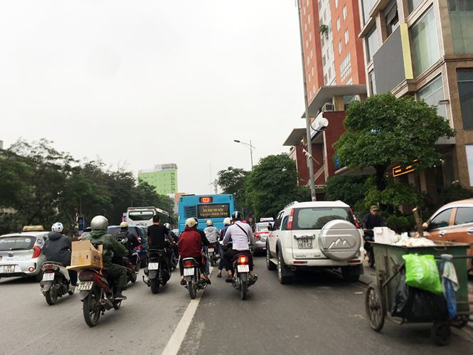 Theo Trung tá Bùi Văn Duyền, đội trưởng đội phong trào Công an Quận Long Biên, thực hiện chủ trương của Thường trực Quận ủy, UBND quận Long Biên đã triển khai đầu tư, đồng thời đẩy mạnh xã hội hóa lắp đặt hệ thống camera giám sát an ninh phụ vụ cho công tác phòng, chống tội phạm và các vi phạm trên vĩnh trật tự giao thông (TTGT) – trật tự đô thị (TTĐT) – vệ sinh môi trường (VSMT) trên địa bàn quận