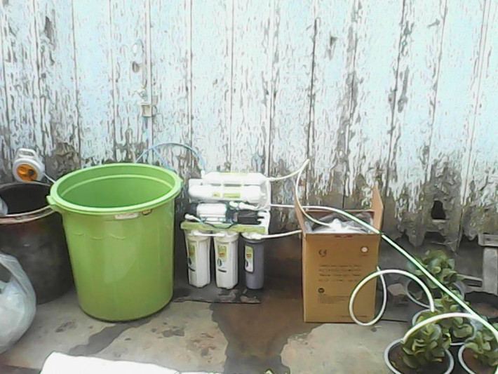 "Trường hợp có nguồn nước máy khá tốt, nên chọn mua máy lọc nước Nano, vừa giữ được vi lượng khoáng tốt cho sức khỏe, vừa không dùng điện, không nước thải, lõi lọc bền… tiết kiệm rất nhiều chi phí cho gia đình bạn”, anh Minh nói thêm. Ảnh minh họa.