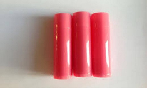 Tuy đang được bán nhiều trên thị trường nhưng son hanmade lại không có nhãn hiệu chi tiết. Vì thế, để chọn mua một thỏi son handmade chuẩn không hề dễ.