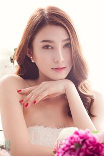 Lê Hà – Thí sinh vừa bị chính HLV đội mình loại khỏi The face được đánh giá là một trong những thí sinh sở hữu ngoại hình ấn tượng nhất của chương trình. Tuy nhiên, ít ai biết ngoài đời cô nàng này cũng là một người rất rành thời trang