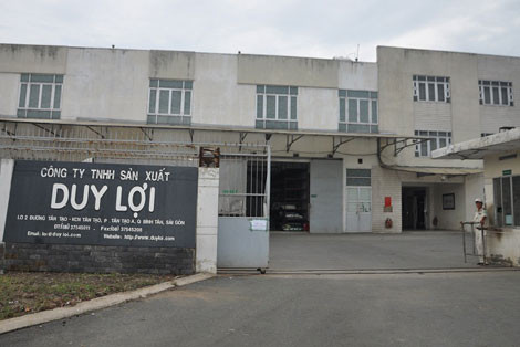 Sau đó ông có ý tưởng thiết kế một chiếc võng dù bán thử ra thị trường. Ngày 6/1/2000, doanh nghiệp tư nhân võng xếp Duy Lợi được thành lập. Khi võng được xuất ra thị trường, điện thoại gọi đặt hàng ào ào, ông mạnh dạn thuê thêm đất, mở rộng xưởng sản xuất.