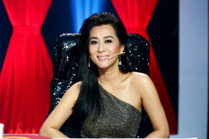 MC Nguyễn Cao Kỳ Duyên. Sống ở nước ngoài, thương mại điện tử đã rất quen thuộc, vì thế mà Kỳ Duyên kinh doanh online rất thuận lợi. Hơn nữa, thị phần kinh doanh này không cần nhiều vốn, không tốn tiền thuê mặt bằng để những người không thường xuyên ở Việt Nam như cô thuận tiện đủ đường.
