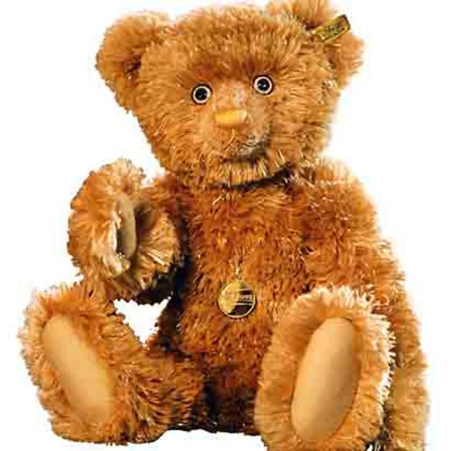 Gấu Teddy. là người bạn thân thiết với nhiều đứa trẻ. Nhằm kỉ niệm 125 năm ngày sinh của chú gấu đáng yêu này, một nghệ nhân đã làm ra 41 chú gấu Teddy phiên bản đặc biệt với chiếc miệng được làm bằng vàng và đôi mắt bằng đá Sapphire. Không chỉ có vậy giá thành cao ngất ngưởng mà sự tỉ mỉ trong từng đường kim mũi chỉ tạo nên một chú gấu đẹp không tì vết.