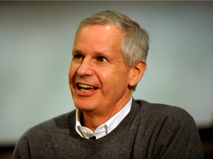 Charlie Ergen, chủ tịch của Dish Network. Nổi tiếng là một nhà kinh doanh thanh đạm, tiết kiệm. Ông thừa nhận được thừa hưởng từ người mẹ của mình đức tính ấy.