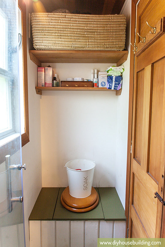 Phòng toilet nhỏ nhưng cũng rất thoáng và sạch.