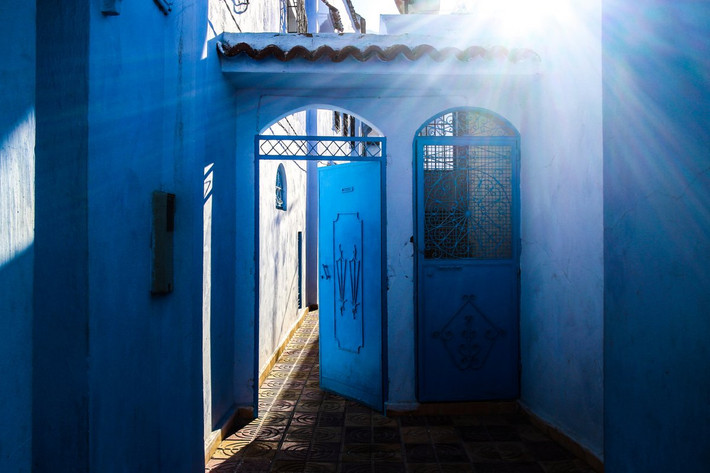 Nửa thiên niên kỷ sau đó, truyền thống này vẫn được duy trì ở Chefchaouen. Nó bỗng nhiên trở thành một điểm du lịch hấp dẫn trên thế giới.