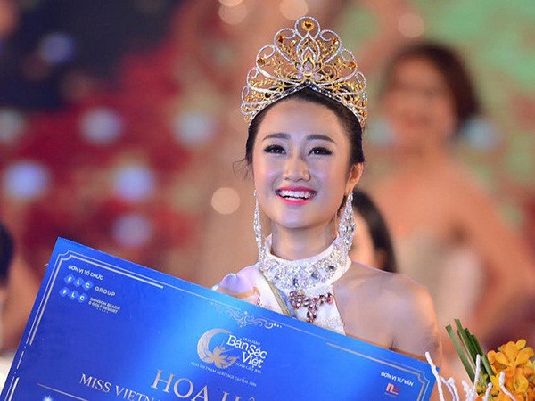 Với gương mặt đẹp, hình thể chuẩn, kỹ năng trình diễn tự tin và khả năng ứng xử khéo léo, Trần Thị Thu Ngân xứng đáng giành ngôi vị Hoa hậu bản sắc Việt toàn cầu mùa đầu tiên.
