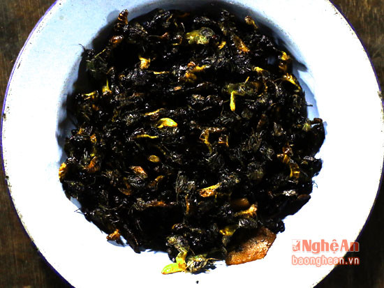 Một số người dân cho biết, bướm có thể ăn với nhiều cách chế biến. Đây là vấn đề đáng tranh cãi khi người dân cho rằng bắt bướm sẽ góp phần hạn chế sâu sinh sản. Nhưng có ý kiến cho rằng việc bắt bướm gây ảnh hưởng đến đa dạng sinh học.