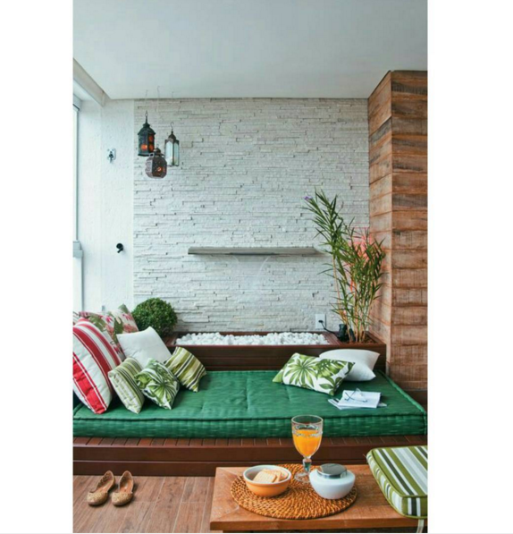 Kết hợp không gian bàn trà. Linh hoạt có thể tiết kiệm đáng kể được mục đích sử dụng không gian. Bạn có thể không ngồi thiền cả ngày và nơi uống trà nên được tận dụng một vài giờ là vô cùng hợp lý.