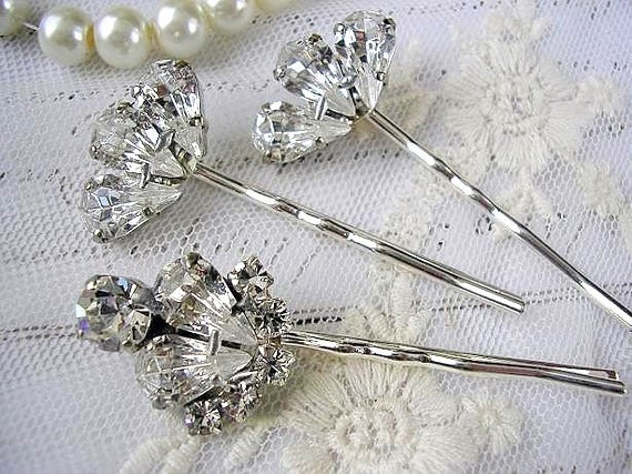 Trâm cài tóc độc đáo là món quà rất thiết thực đối với những bạn gái có mái tóc dài.