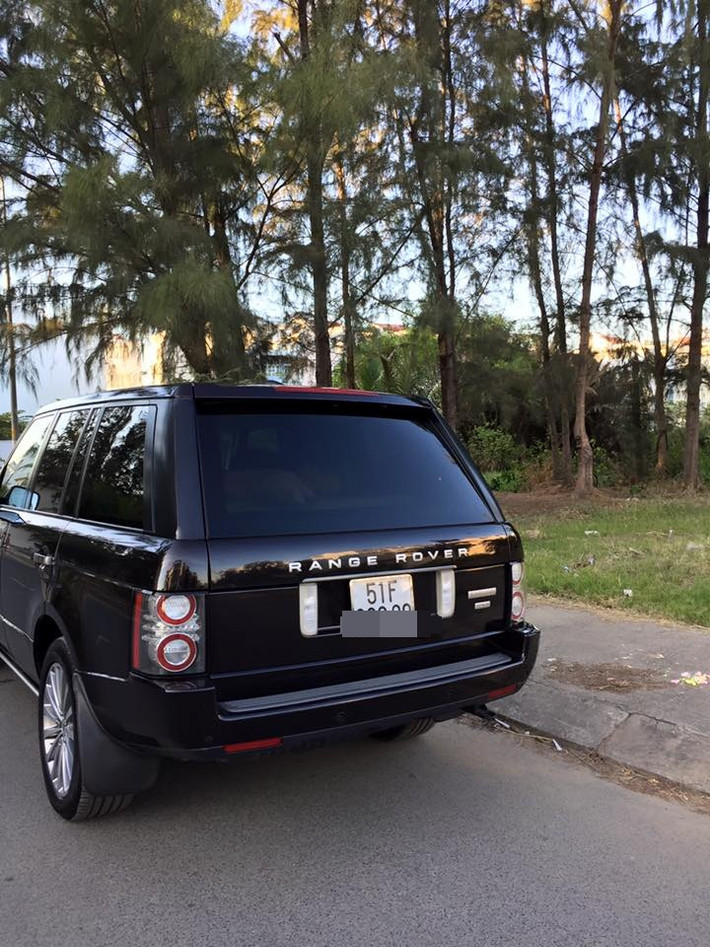 Chiếc xe Range Rover của vợ chồng Phan Như Thảo thường hay đi cũng có giá ngấp nghé hơn 6 tỷ đồng.