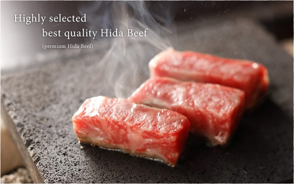 Hiện nay Nhật Bản chỉ xuất khẩu loại thịt bò nổi tiếng này của họ đến một vài nước trên thế giới nên không phải người tiêu dùng nào cũng có cơ hội được thưởng thức loại thực phẩm thượng hạng này. Thịt bò Hida đem đi thi đấu với các loại thịt bò khác ở Nhật có giá lên tới 50.000 yên/kg (gần 9 triệu đồng).