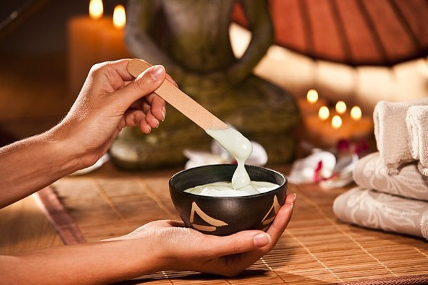 Người nhà nạn nhân cho biết: Trước đó, bệnh nhân đã thực hiện tắm trắng tại một cơ sở làm đẹp ở Huế.