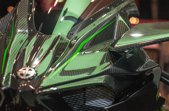 Ninja H2R được trang bị các công nghệ hỗ trợ tiên tiến như kiểm soát độ bám đường KTRC...