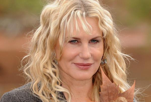 Daryl Hannah. Daryl Hannal là diễn viên nổi tiếng, nhà hoạt động môi trường người Mỹ. Cô xuất hiện lần đầu trên màn ảnh trong bộ phim kinh dị siêu nhiên The Fury (1978). Nhờ tài năng diễn xuất, Daryl liên tục được phân vai chính trong sự nghiệp điện ảnh của mình.