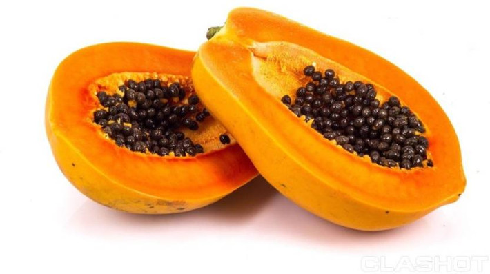 11. Đu Đủ Đu đủ là một loại trái cây chứa vitamin C. Bạn có thể tìm thấy 224 phần trăm lượng vitamin C được đề nghị hàng ngày trong một quả đu đủ đơn. Đu đủ cũng có một loại enzyme tiêu hóa gọi là papain có tác dụng kháng viêm. Ngoài ra, đu đủ có lượng kali, vitamin B và folate khá tốt, tất cả đều có lợi cho sức khỏe tổng thể.