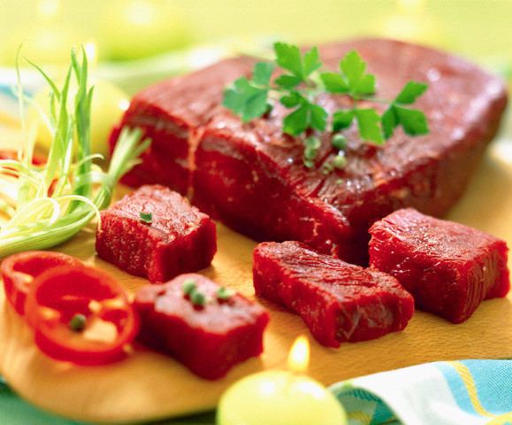 Thịt bò là một trong những loại thực phẩm chứa nhiều chất dinh dưỡng bổ dưỡng cho cơ thể. Tuy nhiên, khi chế biến thịt bò , chị em nên chú ý để giữ được dưỡng chất trong nó, tránh những sai lầm nguy hiểm đến sức khỏe.
