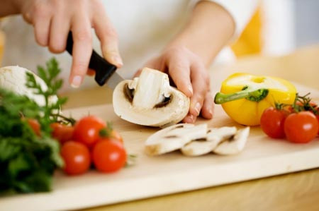 Tránh gây ra những sai lầm trên và đừng chủ quan bởi đó là những sai lầm mà nhiều người thường mắc phải khi nấu ăn đã làm giảm giá trị dinh dưỡng của thực phẩm.
