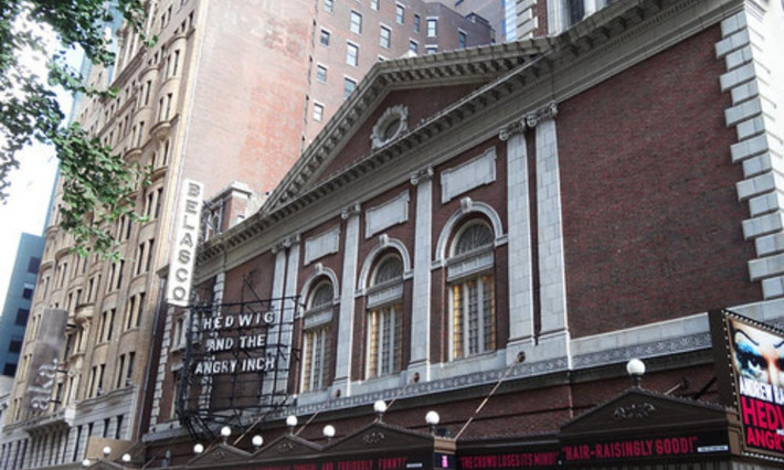 1. Nhà hát Belasco, thành phố New York, Mỹ: sau khi David Belasco - nhà sản xuất kịch nổi tiếng qua đời vào năm 1931, người ta đồn rằng linh hồn của ông vẫn còn quá lưu luyến với nhà hát nên đã ở lại nơi đây. (Nguồn: Dân trí)