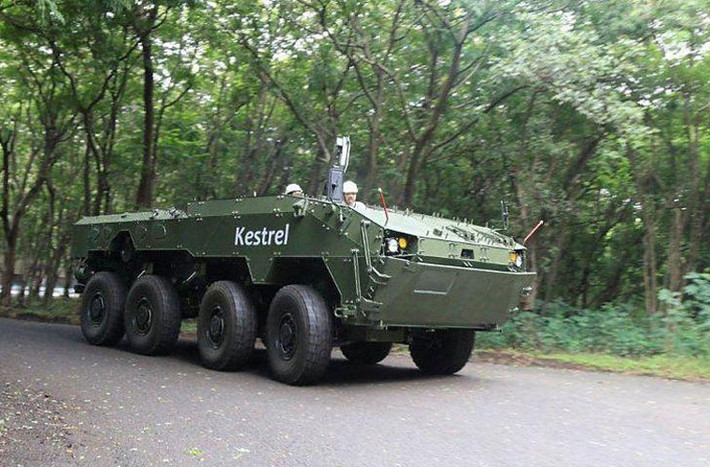 Khả năng chống đạn của xe Kestrel đạt tiêu chuẩn cấp I – IV STANAG. Trên xe có cửa ra vào độc lập của lái xe và chỉ huy ở nóc xe, binh lính trên xe có thể ra vào bằng cửa phía sau và trên nóc xe.