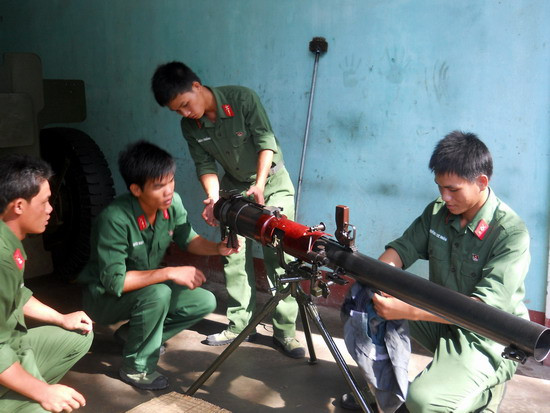Cũng từ trong chiến tranh, bộ đội Việt Nam đã có nhiều sáng tạo về cách sử dụng, thậm chí trong những điều kiện vô cùng khó khăn thiếu thốn khí tài hỗ trợ chúng ta vẫn bắn ĐKZ một cách hiệu quả tuyệt đỉnh. Điển hình là trận công đồn Chợ Núi, xã Phước Vĩnh Tây (huyện Cần Giuộc, tỉnh Long An) diễn ra vào đầu tháng 4/1966. Nguồn ảnh: QĐND
