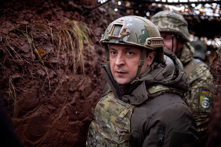 Ngày 5/4, Tổng thống Zelensky bày tỏ sự sẵn sàng gia nhập NATO, Ukraine có kế hoạch theo "mô hình Israel" trong tương lai và thiết lập một hệ thống mà tất cả người dân là binh lính, thay vì "Thụy Sĩ hóa" vũ trang trung lập.