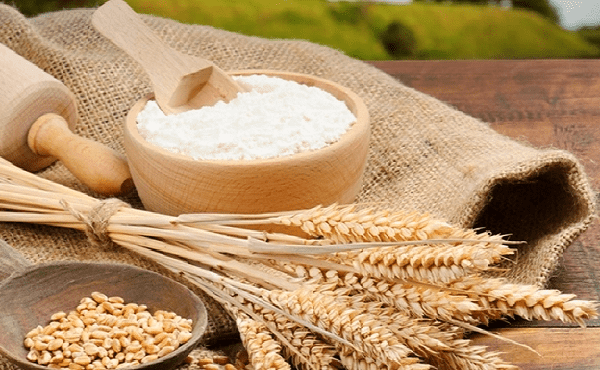 Nước rửa bát từ cám gạo không những dễ thực hiện mà còn rất an toàn cho làn da tay của bạn. Ảnh: nongsanvang.