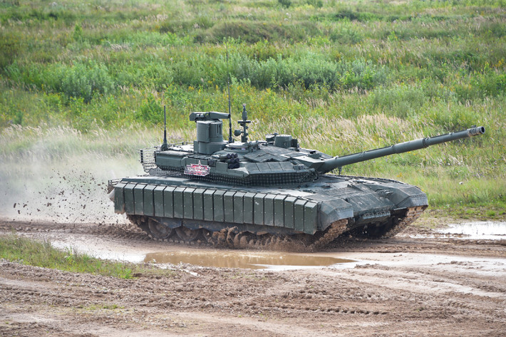 Những đánh giá này dựa trên hiệu suất thực tế của T-90M trong các điều kiện chiến đấu khắc nghiệt, nơi nó đã thể hiện khả năng sống sót và hiệu quả tác chiến cao.