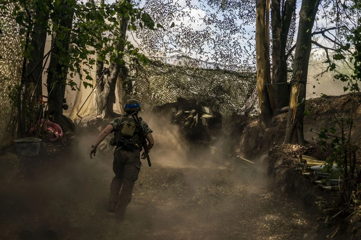 Chính quyền Ukraine quyết tâm giữ vững Kursk bằng mọi giá, sau đó sử dụng nó để đổi lấy lãnh thổ ở miền đông Ukraine. Tờ The Daily Telegraph cho biết, Nga đã ra lệnh phải tái chiếm Kursk trong vòng 2 tháng, trước khi ông Trump nhậm chức. Ảnh: Anadolu Agency.