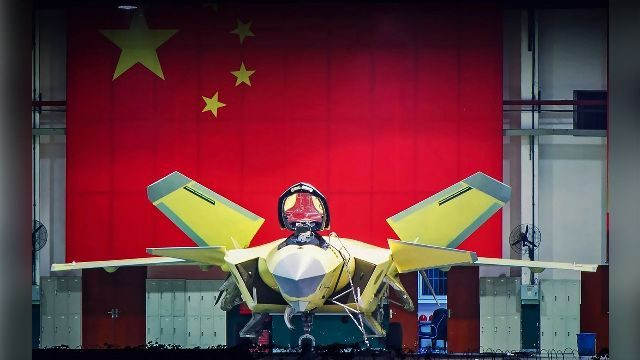 J-20 tích hợp nhiều công nghệ tiên tiến, bao gồm radar AESA (Mảng quét điện tử chủ động) giúp phát hiện và theo dõi nhiều mục tiêu ở khoảng cách xa, đồng thời giữ khả năng tàng hình trước radar đối phương. Ảnh: The Drive.