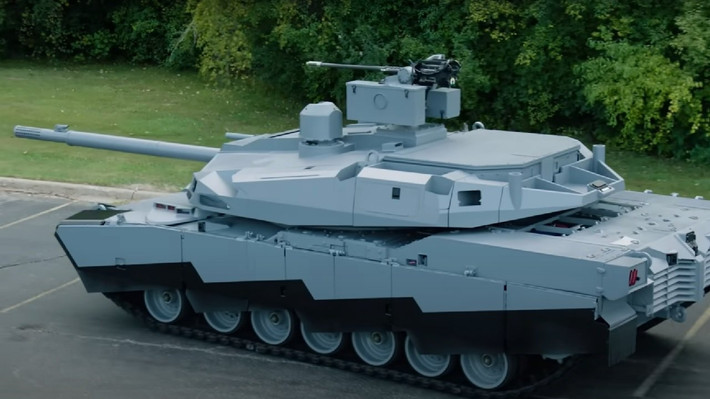 AbramsX được hãng General Dynamics thiết kế với hàng loạt nâng cấp vượt bậc: động cơ hybrid kết hợp điện-diesel, giúp giảm trọng lượng và cải thiện hiệu suất nhiên liệu; số lượng kíp lái được tối ưu, giảm bớt nhân sự vận hành; tích hợp trí tuệ nhân tạo, hỗ trợ tự động hóa nhiệm vụ và nâng cao khả năng chiến đấu.