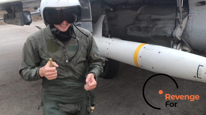 AGM-88E trang bị hệ thống đa cảm biến tiên tiến, bên cạnh đầu dẫn đường thụ động như trên tên lửa HARM cơ sở, cho phép xác định là lao vào nguồn phát bức xạ của radar đối phương thì phiên bản mới còn có thêm đầu dò radar chủ động (AR GOS).