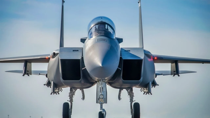 Chỉ hai tháng sau, tiêm kích này đã được phê duyệt bán cho Không quân Israel (IAF) với thỏa thuận trị giá 18 tỷ USD cho 25 chiếc, và được Israel đổi tên lại thành F-15IA. Indonesia và Ba Lan cũng đang bày tỏ sự quan tâm và có thể trở thành những khách hàng tiềm năng trong các thương vụ xuất khẩu quân sự, và không loại trừ khả năng Không quân Đài Loan (ROCAF) sẽ mua loại máy bay này trong tương lai gần để tăng cường phòng thủ.