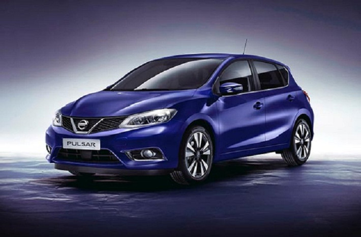 2. Nissan Pulsar: Đây là phát biểu của Steve Moody: “Tôi đã nghĩ rằng sự điên rồ của chiếc Nimos mà hãng Nissan tạo ra đã đi vào lịch sử, cho đến khi tôi thử lái chiếc Pulsar”.