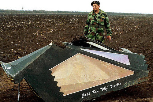 Mặc dù F-117 đã thể hiện khả năng thực hiện nhiệm vụ cực kỳ cao trong Chiến tranh Kosovo và Chiến tranh Iraq, nhưng nó vẫn là hiện thân của công nghệ cuối những năm 1970. Vì vậy cuối năm 2006, Không quân Mỹ đã tuyên bố loại biên F-117; mặc dù khi đó, các địch thủ của Mỹ chưa hề có loại máy bay ném bom như vậy.