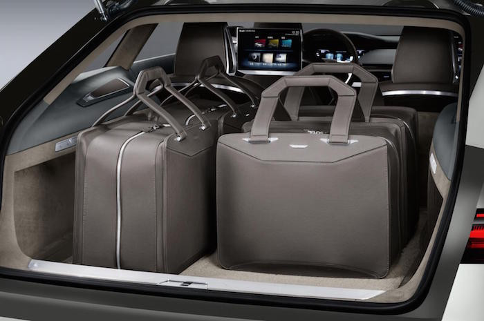 Điểm mạnh của Prologue All Road so với Prologue Coupe đó là khoang hành lý rộng rãi hơn rất nhiều.