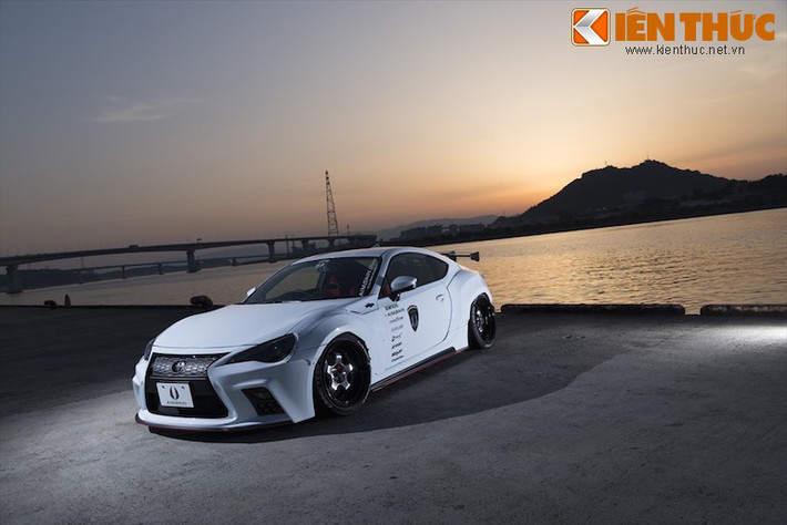 Tổng hoà tất cả các chi tiết lại, gói độ này đã khiến chiếc Toyota GT 86 không chỉ đẳng cấp mà còn thể thao hơn nhiều.