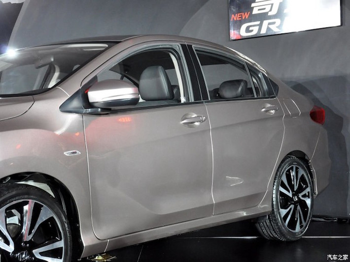 Tại Trung Quốc, phiên bản Honda Greiz sẽ được bán song song cùng với Honda City. Giá dự kiến của chiếc xe sẽ đắt hơn khoảng 5-10% so với Honda City.