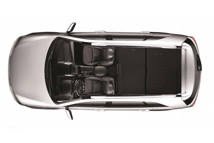 New Sorento GAT sử dụng động cơ xăng Theta II 2.4L (174 hp/227 Nm) như Hyundai Santafe, với hộp số tự động 6 cấp, dẫn động cầu trước và nhiều chế độ lái.