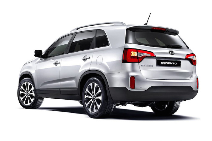 Các đặc điểm thiết kế trên giúp xe nổi bật và sang trọng khi di chuyển.