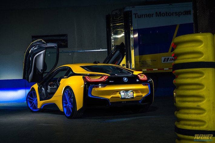 Hiện tại, Turner Motorsport đang rao bán "tác phẩm" BMW i8 độc đáo này, với giá chỉ được đưa ra cho những khách hàng có nhu cầu thực sự.