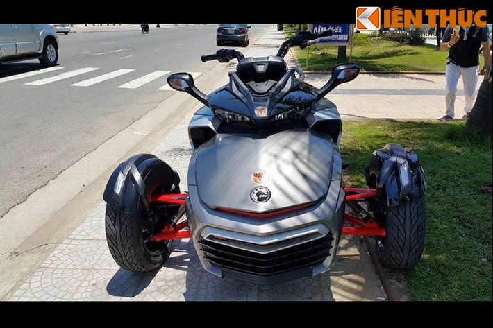 Trong dòng sản phẩm của Can-Am hiện nay, F3 thuộc dòng Sport Touring - đầy thoải mái trên đường trường nhưng vẫn mang "chất" thể thao.