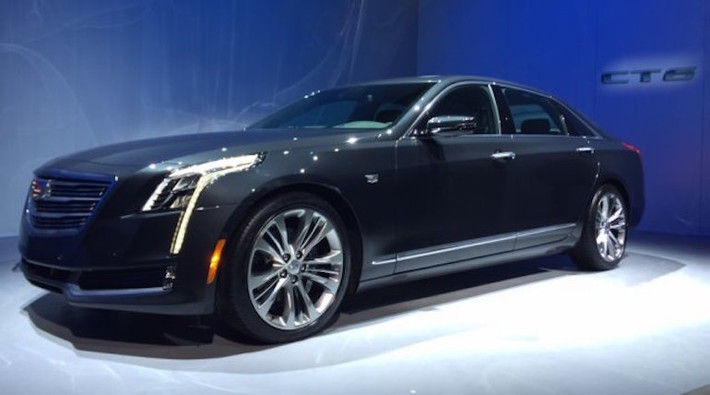 Trong khi đó, "đối thủ" năm của Lincoln là Cadillac lại tung ra dòng xe sang CT6 mới, nhẹ ngang BMW 5 Series nhưng cao cấp và to như 7 Series.
