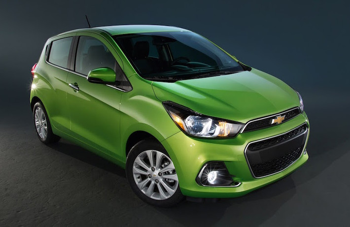 Trong khi đó, Chevrolet chọn tại New York Motoshow 2015 làm nơi ra mắt chiếc Spark thế hệ mới, cao cấp hơn từ trong ra ngoài.