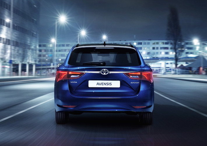 Avensis mới được trang bị thêm 2 phiên bản động cơ diesel tới từ BMW. Phiên bản thấp hơn có dung tích 1.6l, với công suất 110 mã lực và mô-men xoắn 270 Nm.