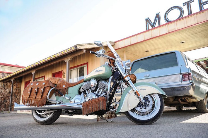 Hai phiên bản mới Chief Classic và Chief Vintage của “Thủ lĩnh da đỏ” Indian Chief đều sở hữu thiết kế truyền thống nhưng được tích hợp công nghệ hiện đại như phanh ABS, hệ thống giữ ga tự động, khởi động không cần chìa và phun nhiên liệu điện tử.