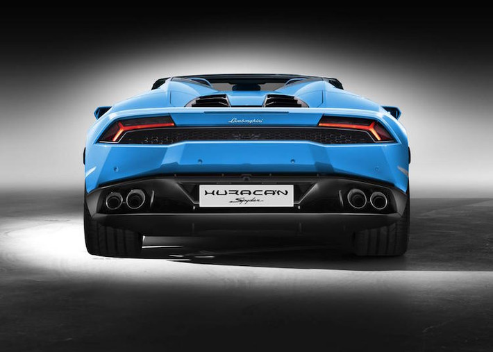 Bắt đầu từ mùa xuân năm sau, Lamborghini sẽ bán chính thức Huracan Spyder với giá 186.450 Euro tại châu Âu (tương đương hơn 4,7 tỷ đồng).