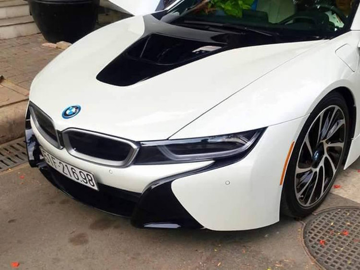 Khi ra mắt, BMW i8 đã khiến cả Thế giới xe "sốc" vì thiết kế hiện đại như bước ra từ trong phim viễn tưởng, và khá giống như những bản concept được BMW tung ra trước đó.